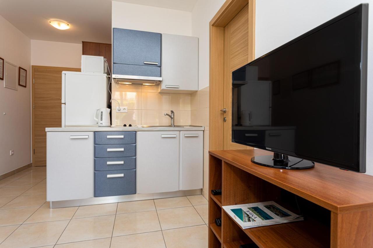 Apartments Crnekovic V Baška Екстериор снимка