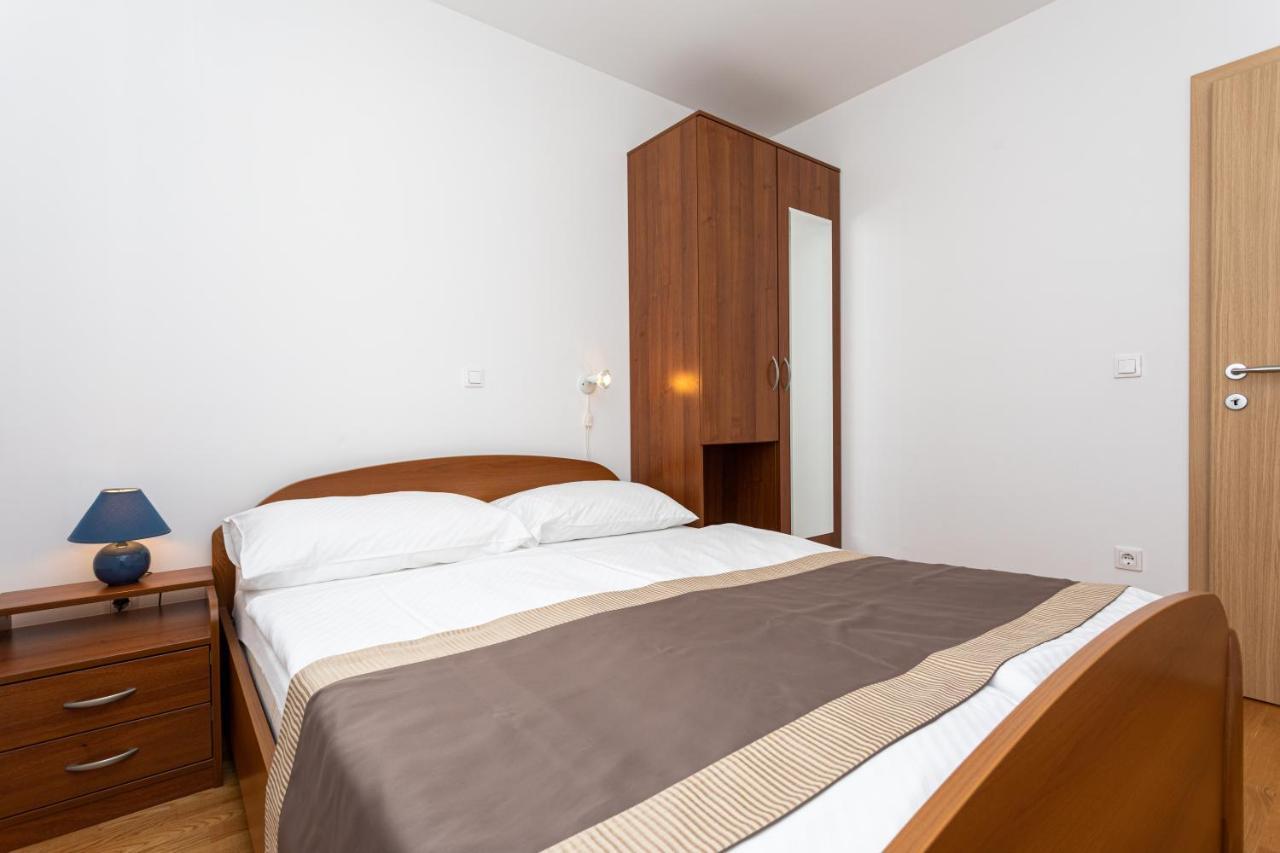 Apartments Crnekovic V Baška Екстериор снимка