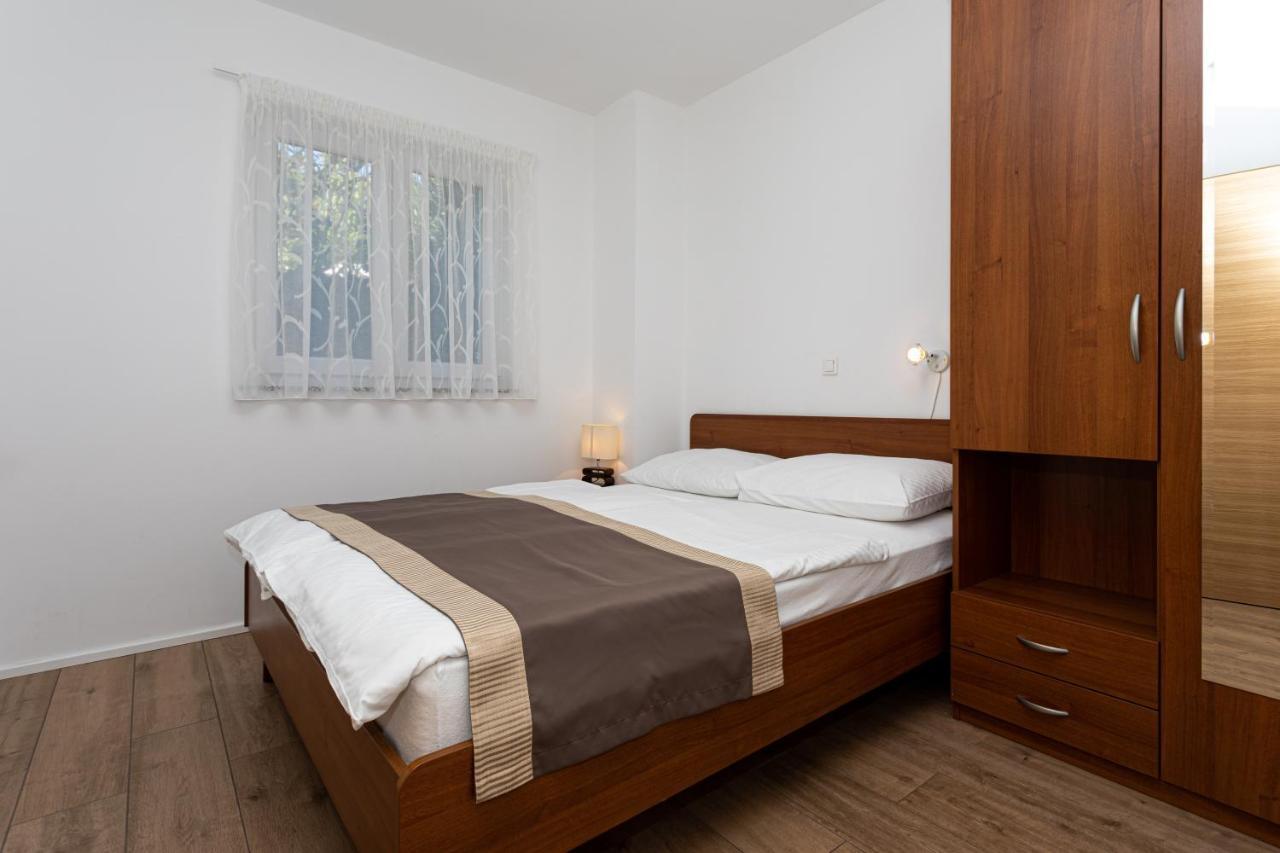 Apartments Crnekovic V Baška Екстериор снимка