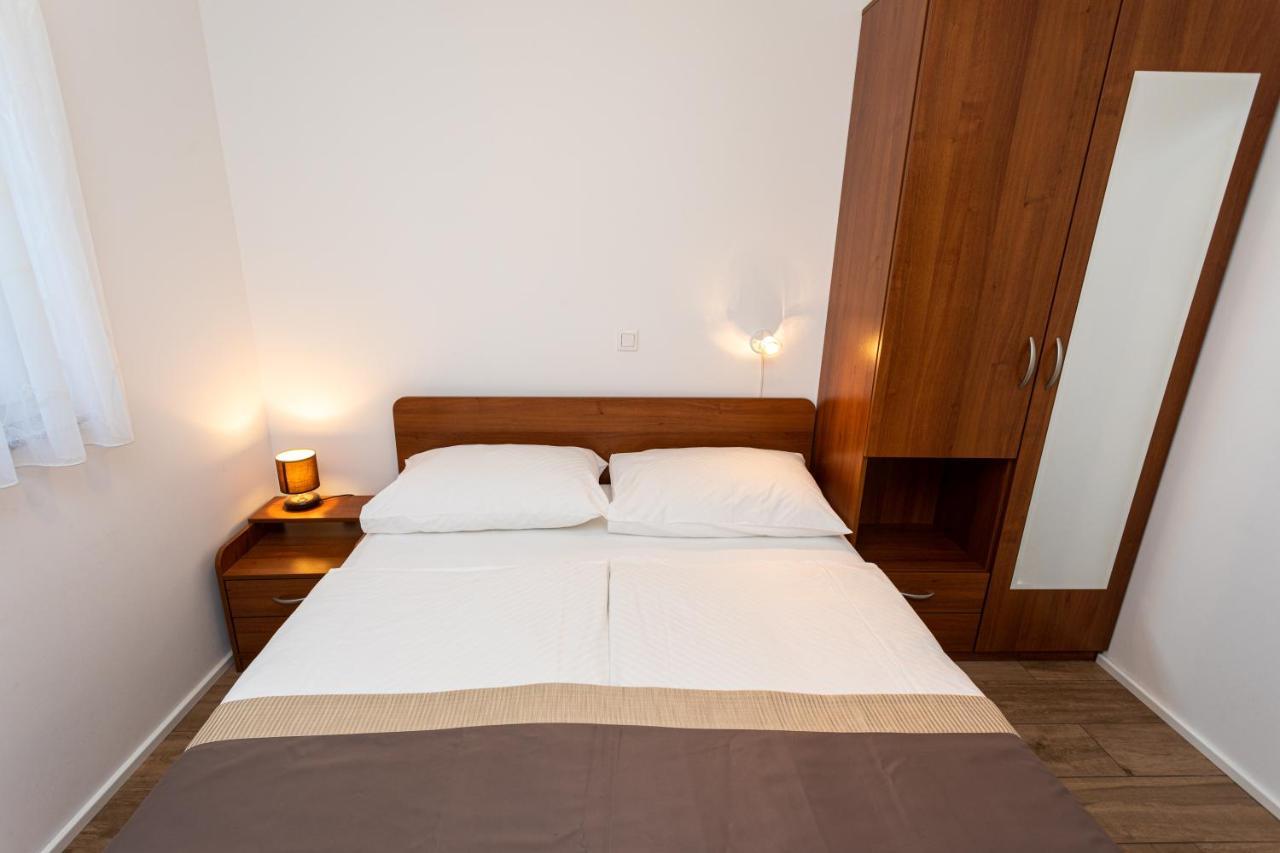 Apartments Crnekovic V Baška Екстериор снимка
