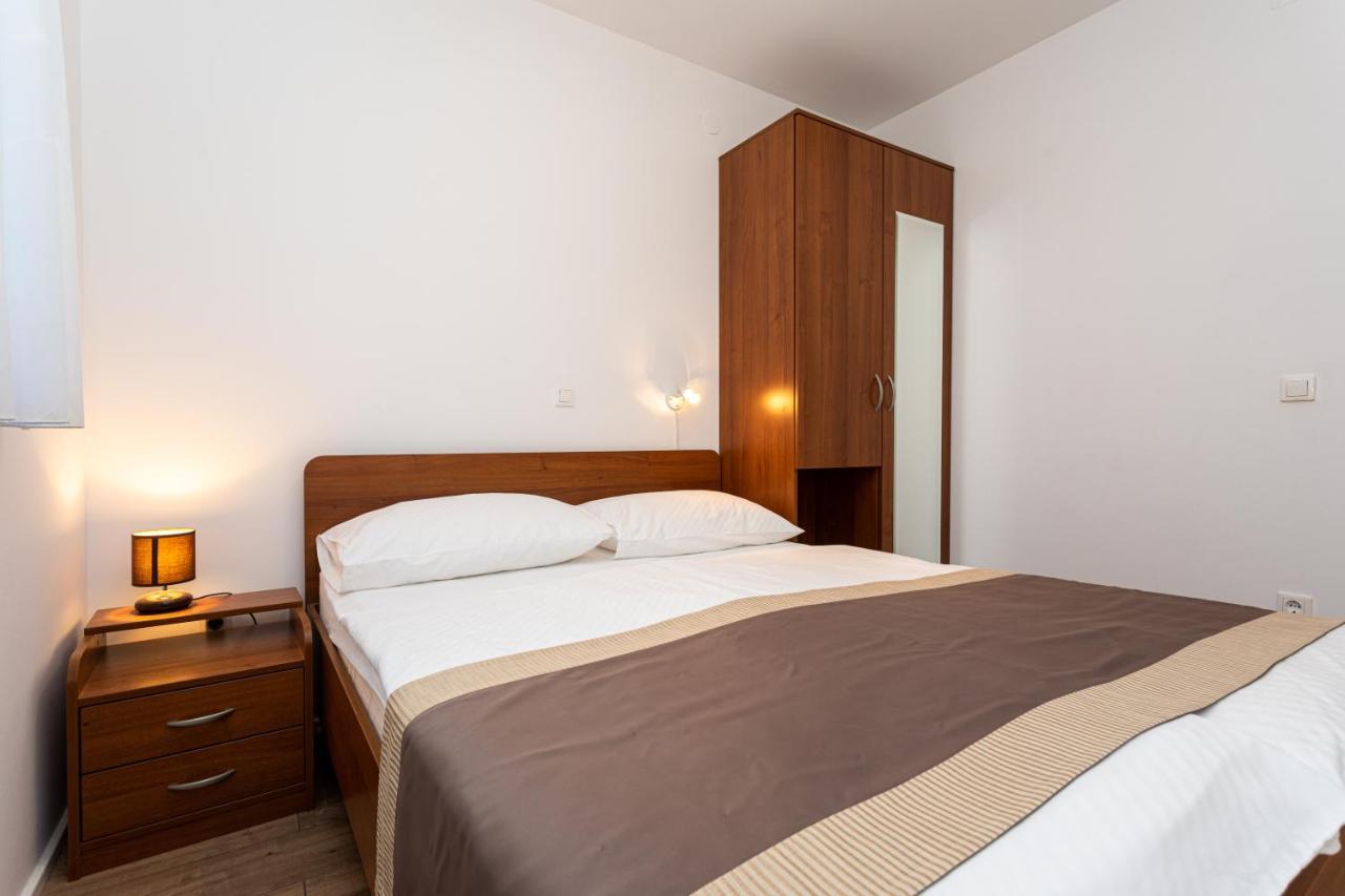 Apartments Crnekovic V Baška Екстериор снимка