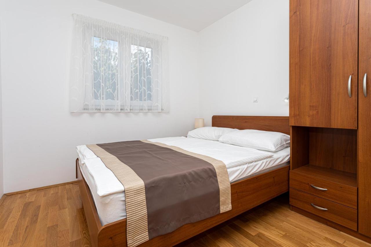 Apartments Crnekovic V Baška Екстериор снимка