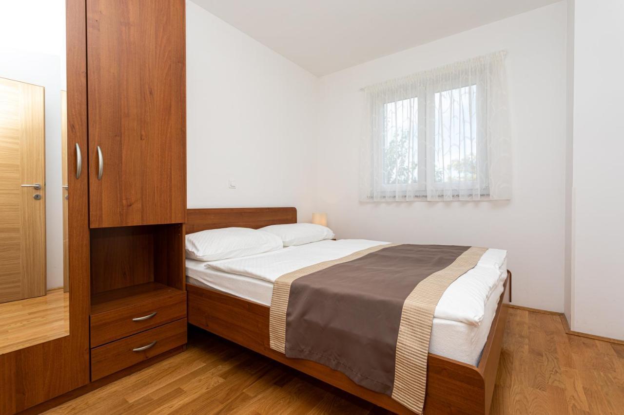 Apartments Crnekovic V Baška Екстериор снимка