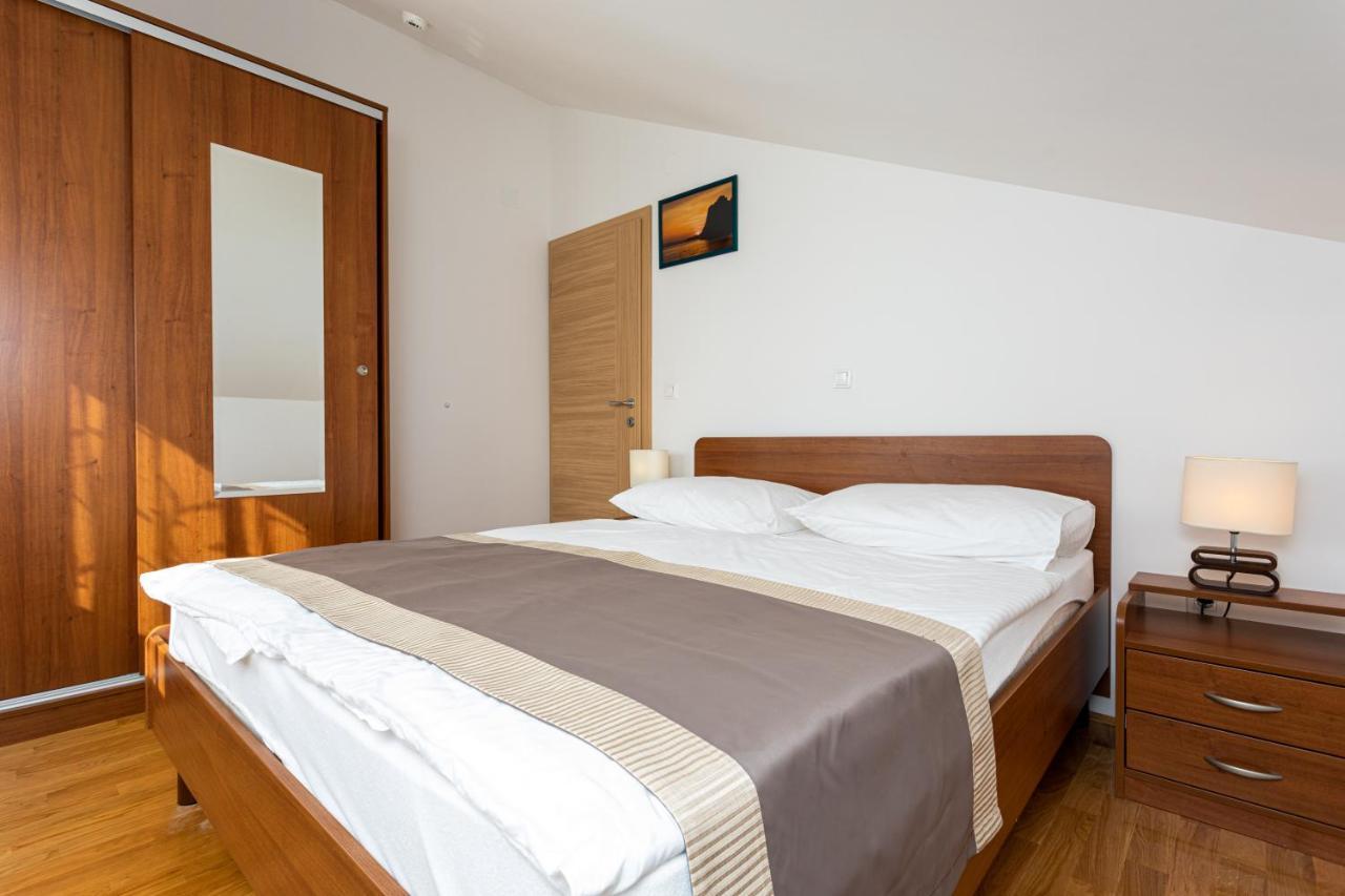 Apartments Crnekovic V Baška Екстериор снимка