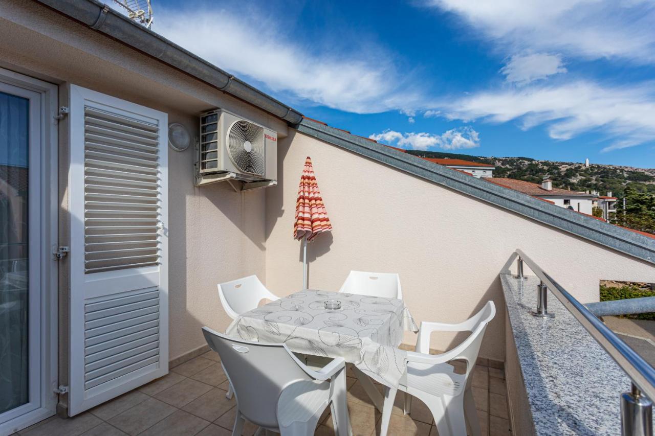 Apartments Crnekovic V Baška Екстериор снимка