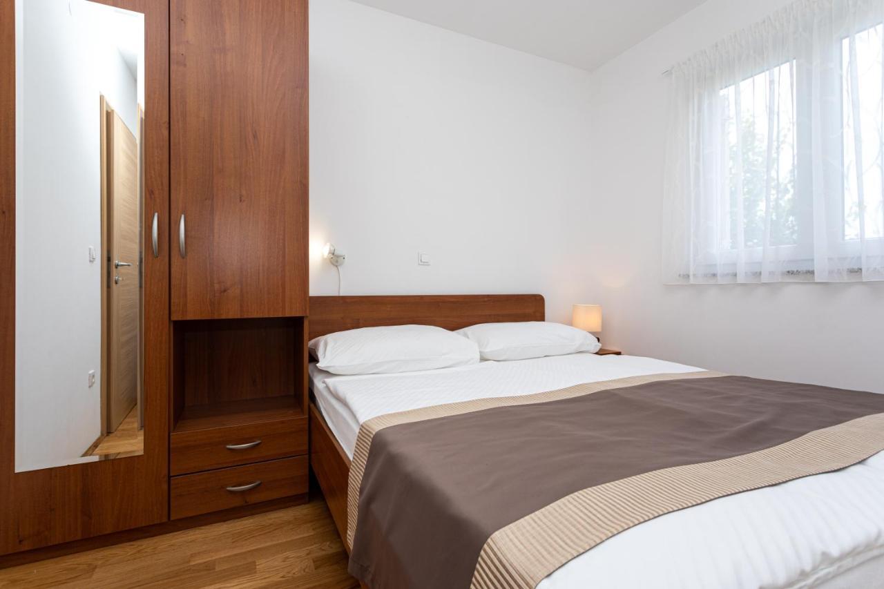 Apartments Crnekovic V Baška Екстериор снимка