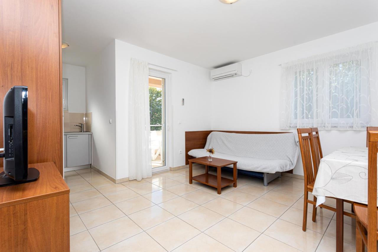 Apartments Crnekovic V Baška Екстериор снимка