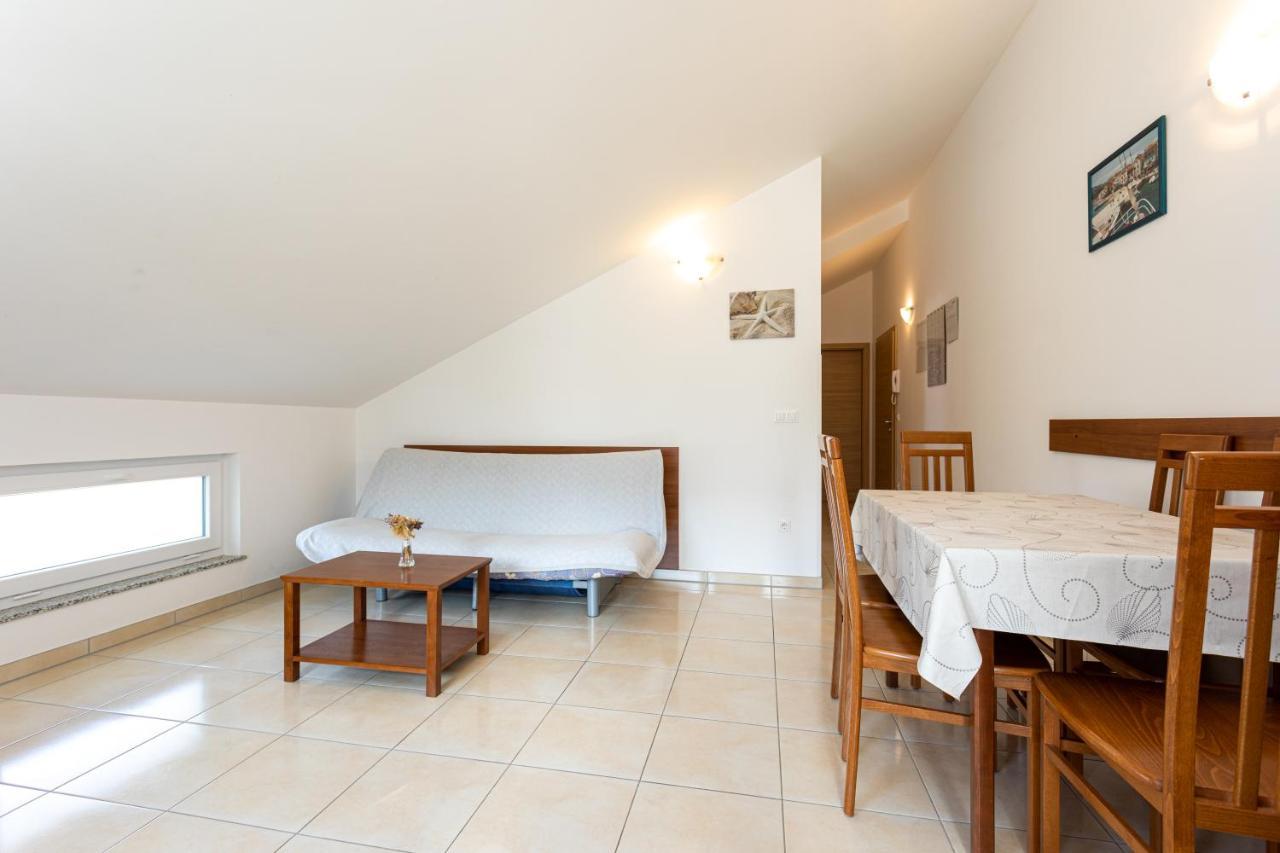 Apartments Crnekovic V Baška Екстериор снимка