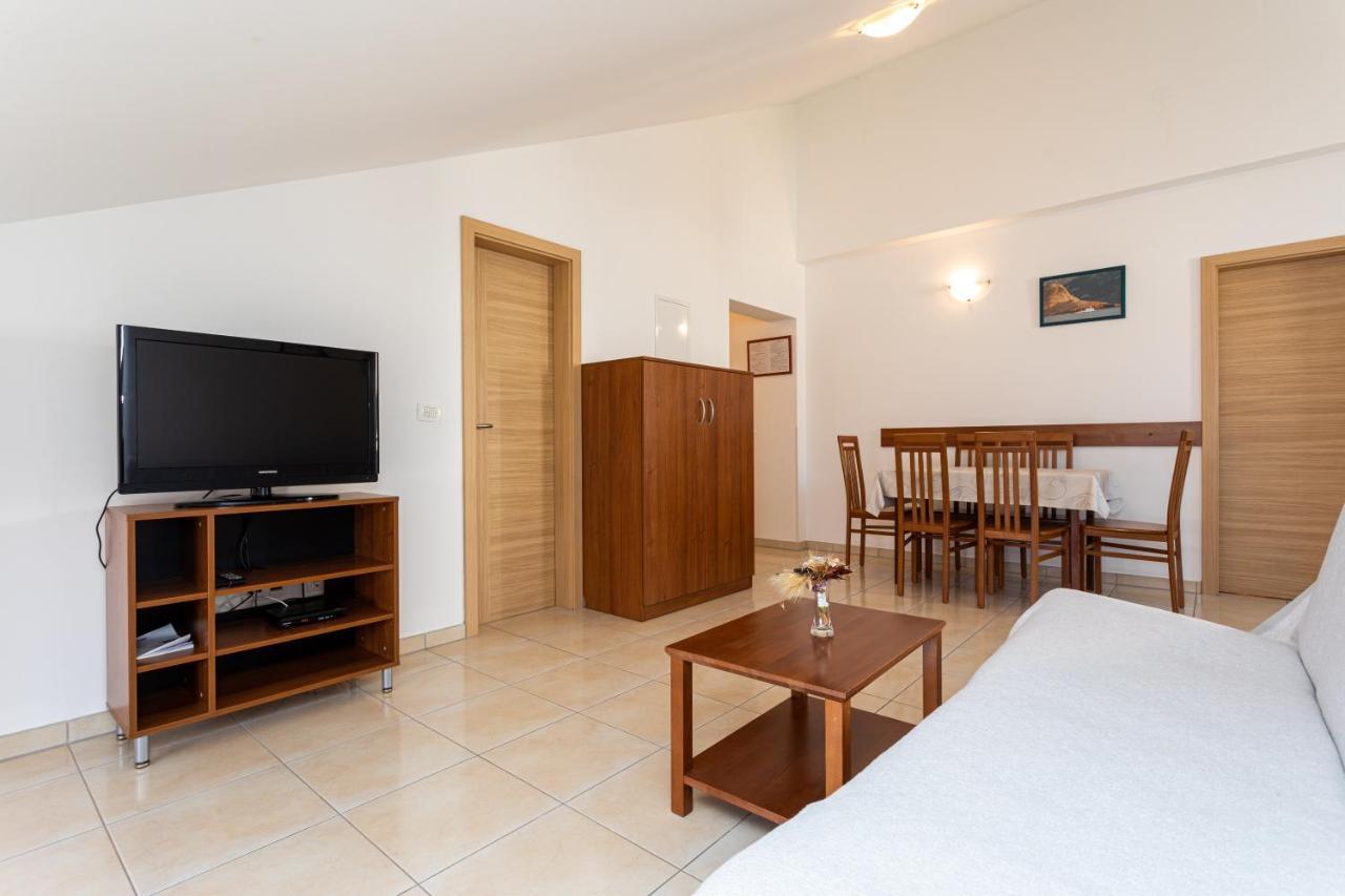 Apartments Crnekovic V Baška Екстериор снимка