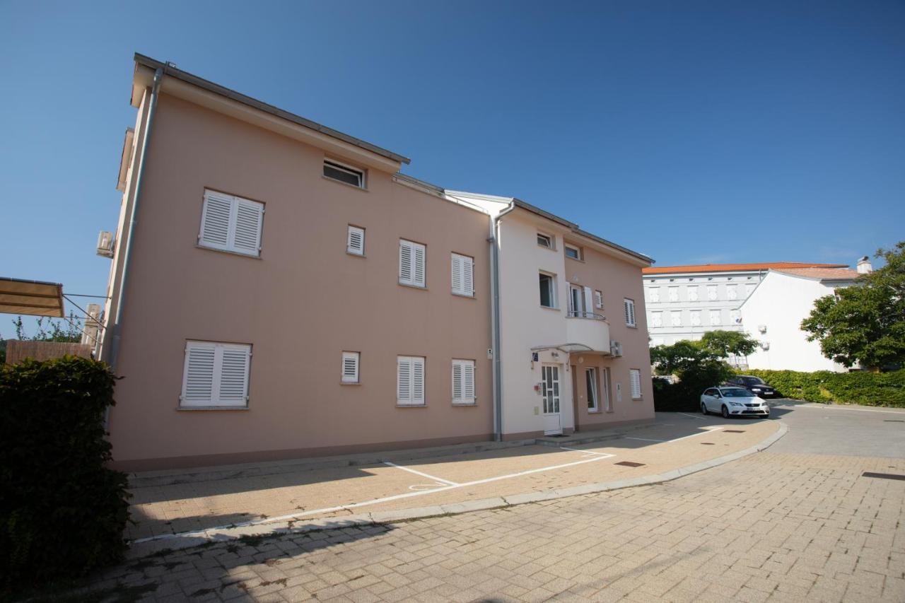 Apartments Crnekovic V Baška Екстериор снимка
